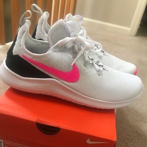 Women’s Nike TR 8. New with tags.
